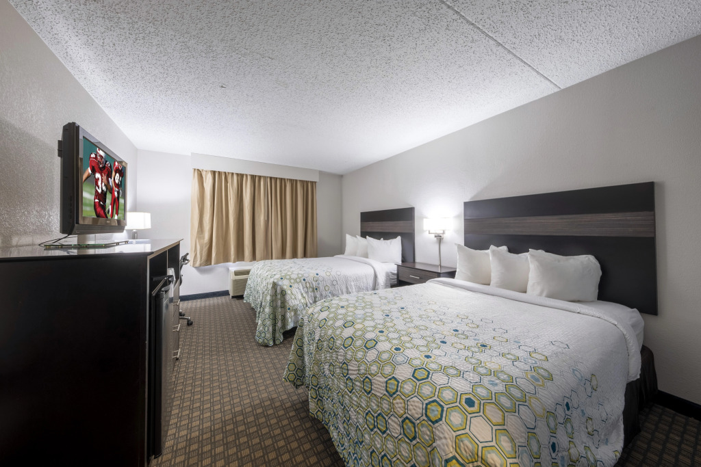 HomeTown Inn by Red Roof East Syracuse