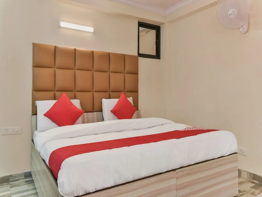 Oyo 23424 Hotel Clink