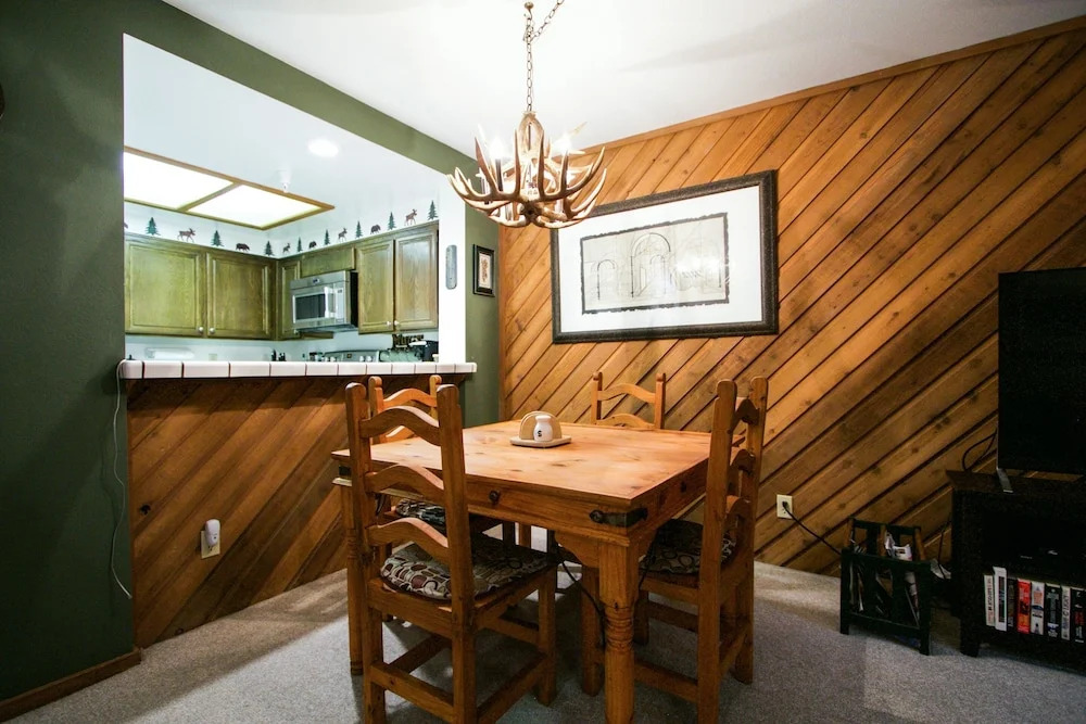 Aspen Creek #209 1 Bedroom Condo