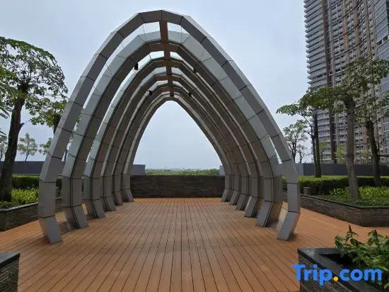 Sea View with Bridge @Gold Coast 1BR at 33rd