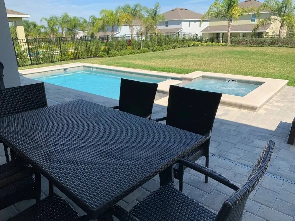 Amazing 5 Bedrooms House With Private Pool at Encore Resort (7711)