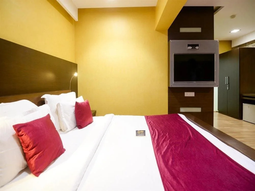 OYO Premium Panjim Mandovi River