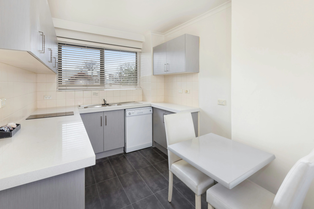 City Edge East Melbourne Apartment Hotel