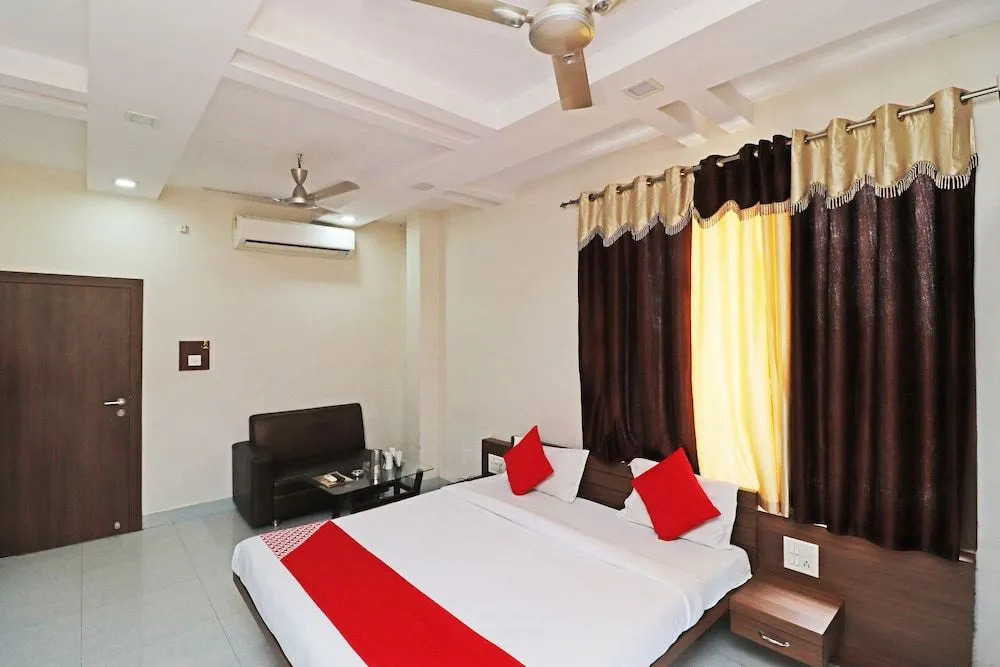 OYO 6993 Hotel Rk Residency
