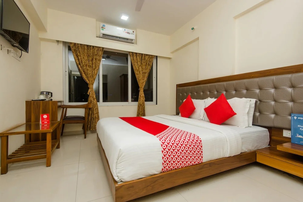 OYO 11441 Hotel Blue Bells Residency