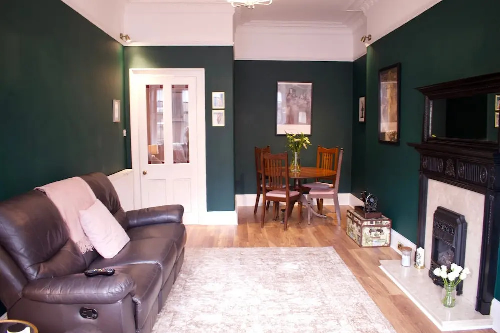 2 Bedroom Apartment Near Murrayfield