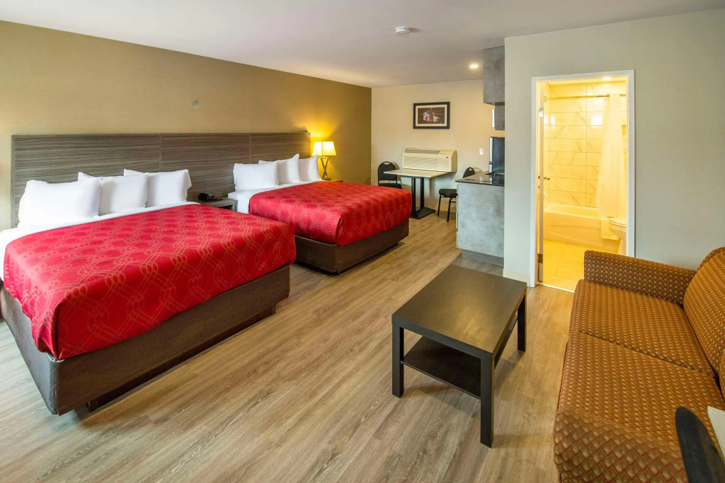 Econo Lodge Inn & Suites Pincher Creek