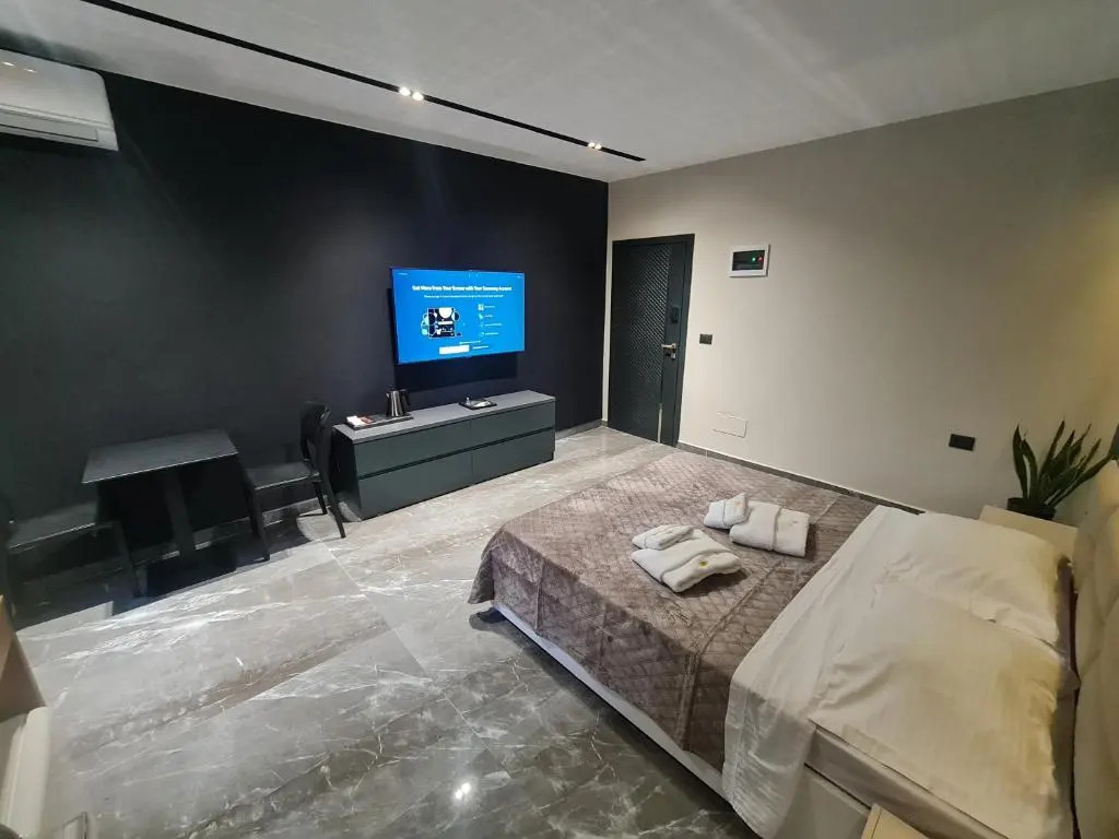 La Mirage Apartment 03