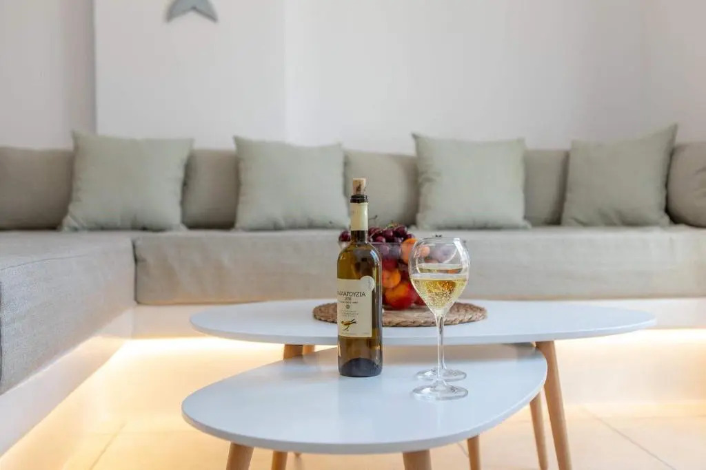 Sorokos Suite 8