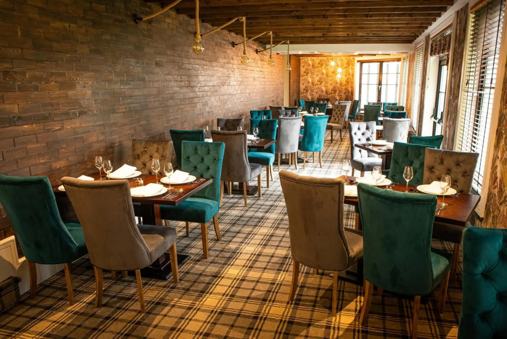 Crowwood Hotel and Alba Restaurant