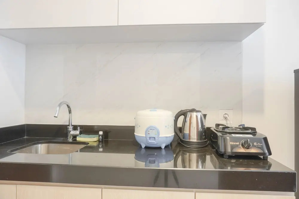 Comfort And Warm Studio At Ciputra World 2 Apartment