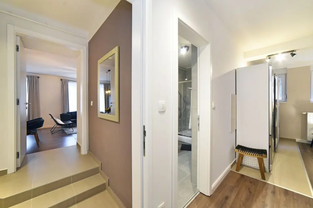 Premium Central Apartment & Room