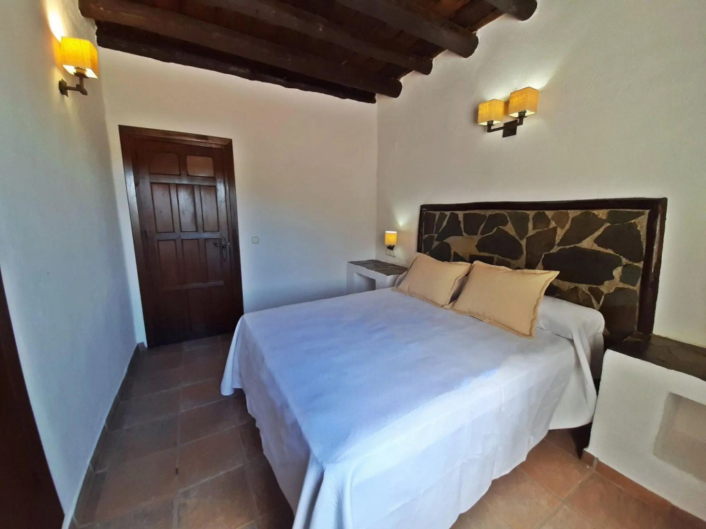 Romantic apartment in Granada with shared pool