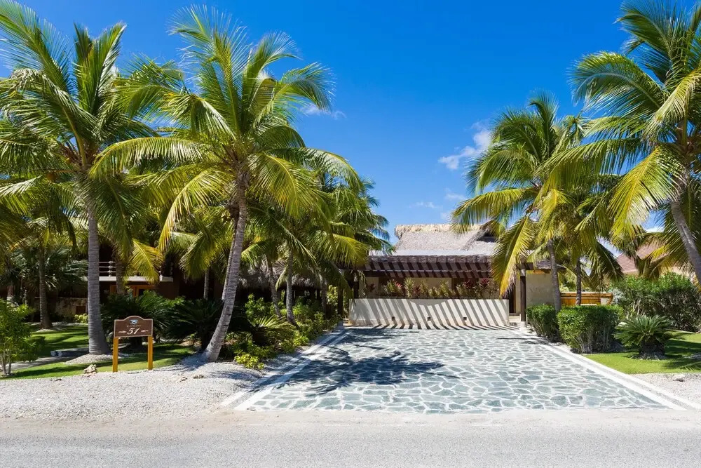 Large 5-BDR villa for rent in Cap Cana