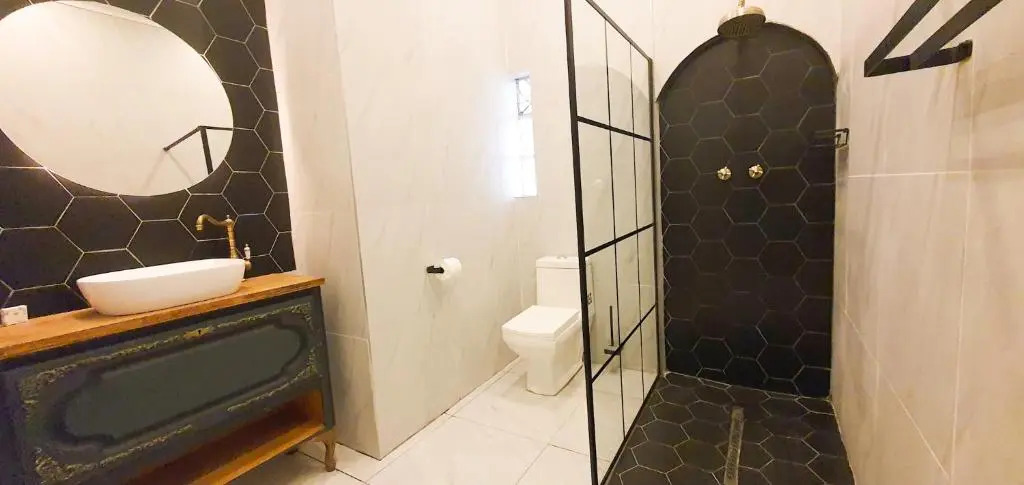 The Lux Guesthouse