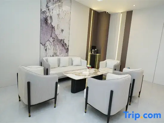 Wandong Hotel (Nandan Dongtian Jiuhai Scenic Area)