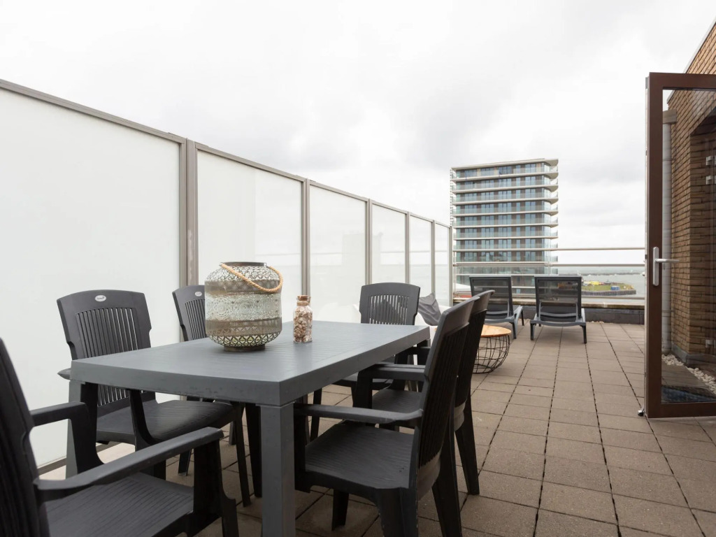 Spacious Apartment in Den Haag near Seabeach