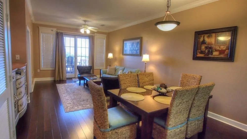 Weston - 3 Br Condo