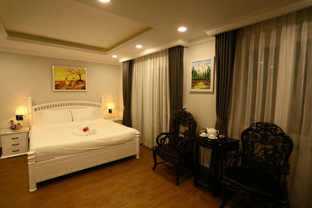 Diamond Queen Hotel