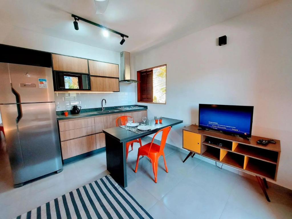 Cedro - Flat recém inaugurado, 50mts da Praia, Churr, Piscina, WiFi eficiente, Netflix