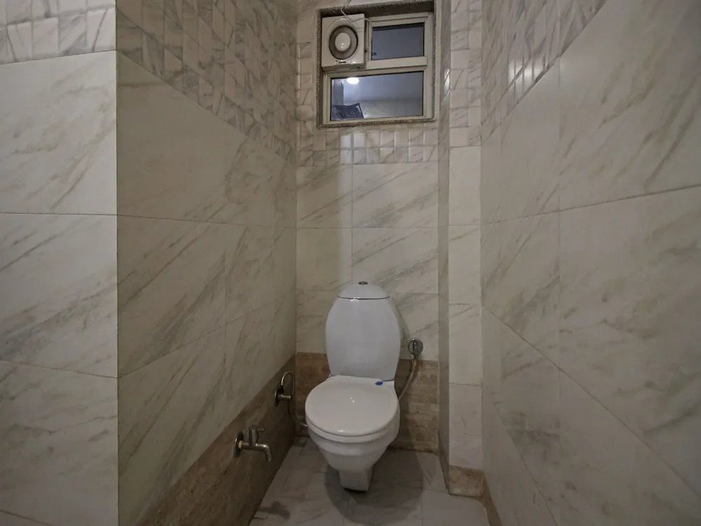 OYO 7843 Hotel Comfort Inn
