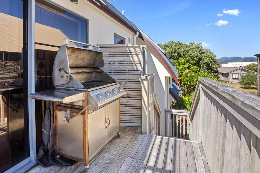 Tuhua Views - Waihi Beach Holiday Home