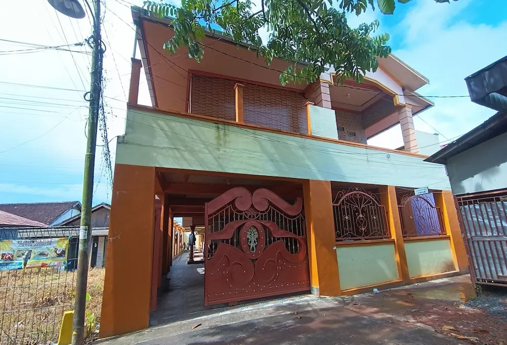 Hotel O Azeela Kost Syariah