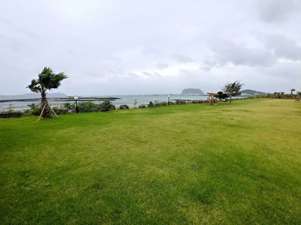 Seongsan Ochae Private Villas