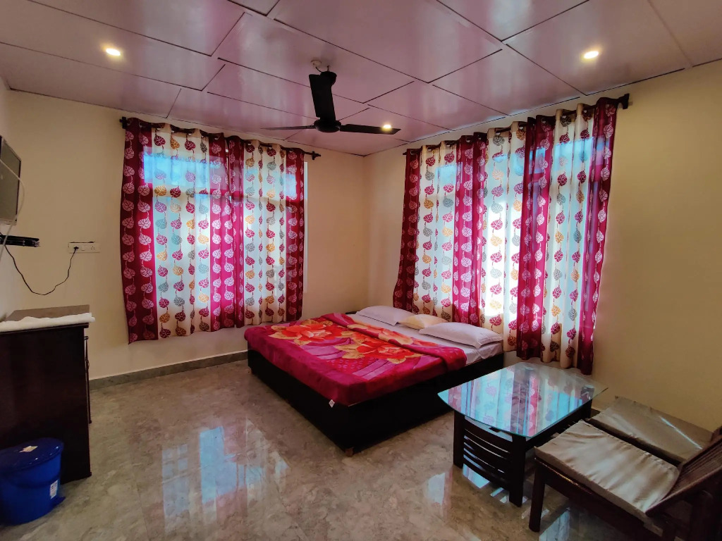 Hipostel Naddi (Mcleodganj-Dharamshala)