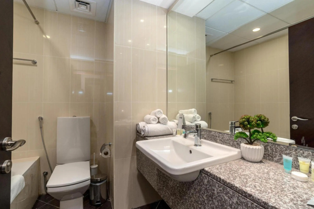 Luxury 300m2 Townhouse. Beach, Gym, Private Pool (2)