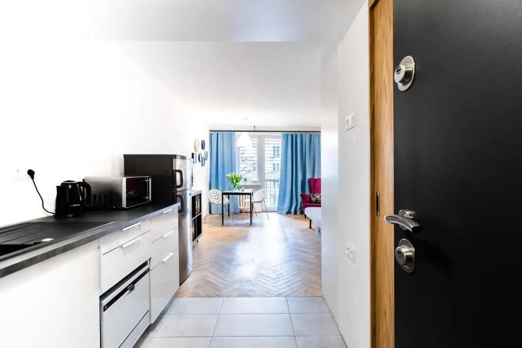 PiotrApartments - Central Warsaw - Walk Everywhere in Central Warsaw