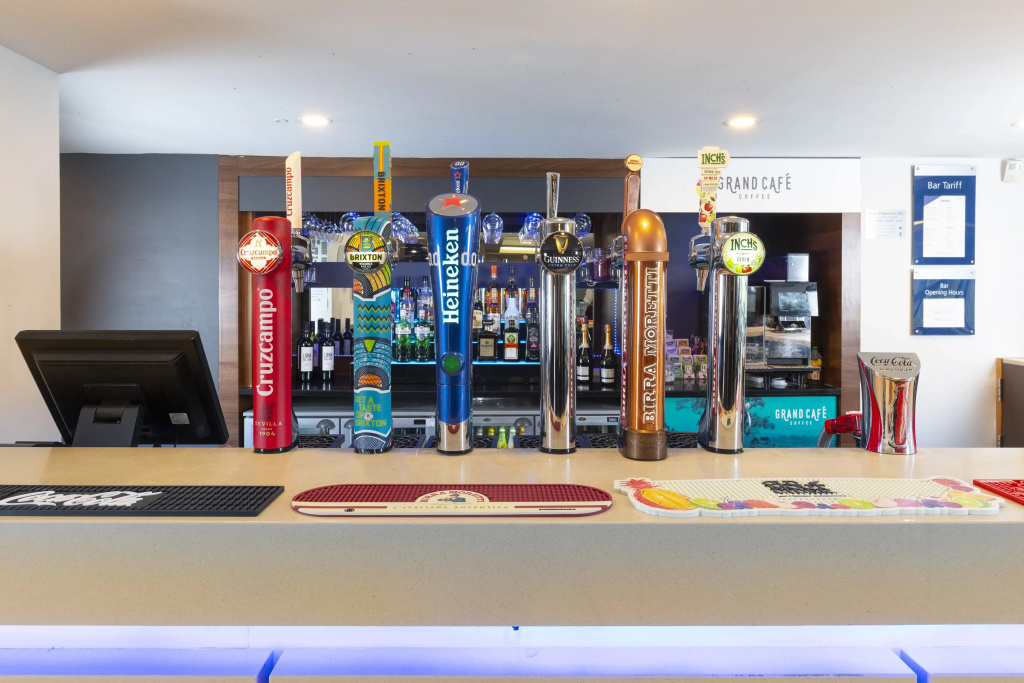 Holiday Inn Express Milton Keynes by IHG