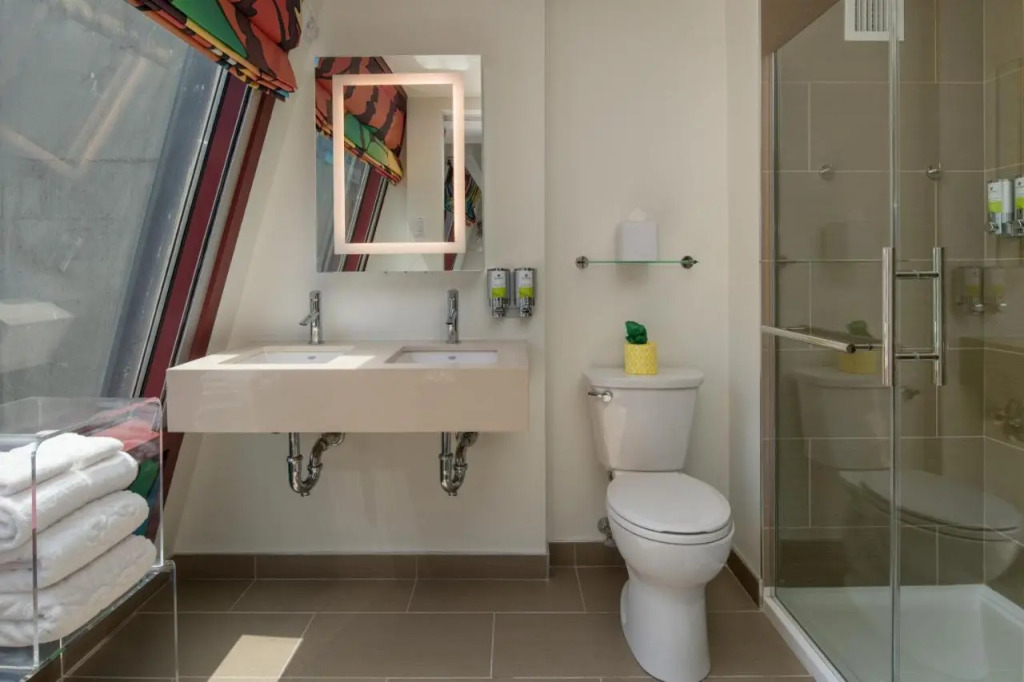 Staypineapple, An Artful Hotel, Midtown New York