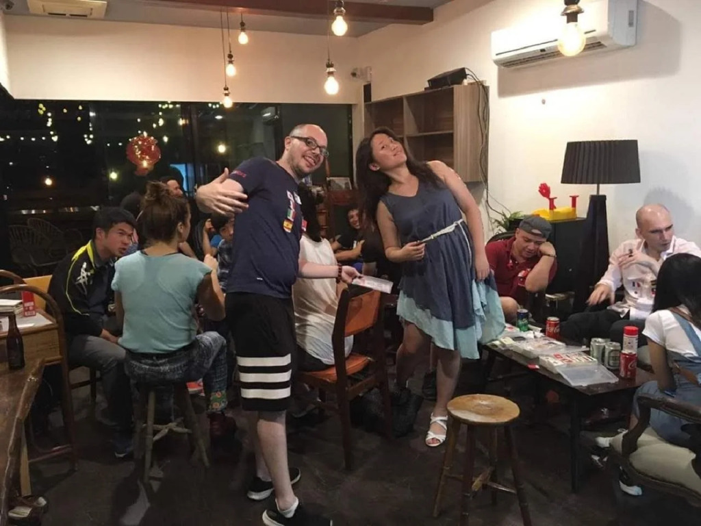 Corner Hostel & Cafe