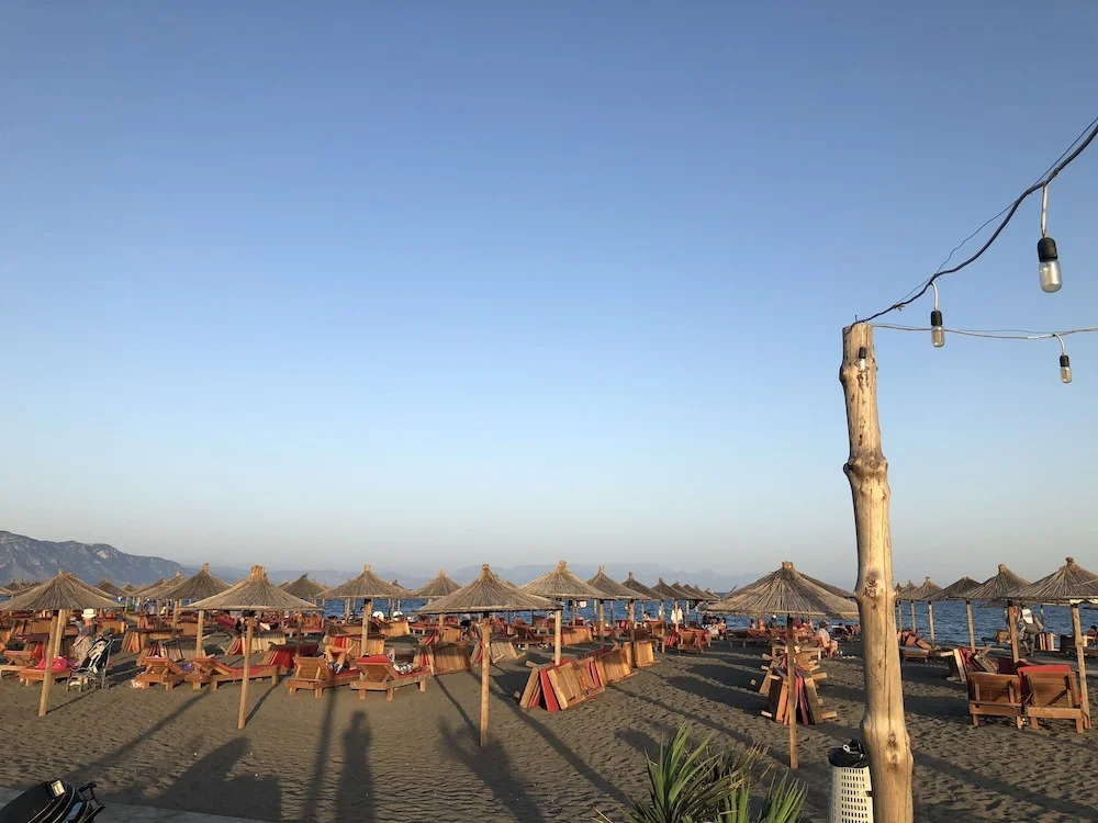Kamberi Hotel & Apartments