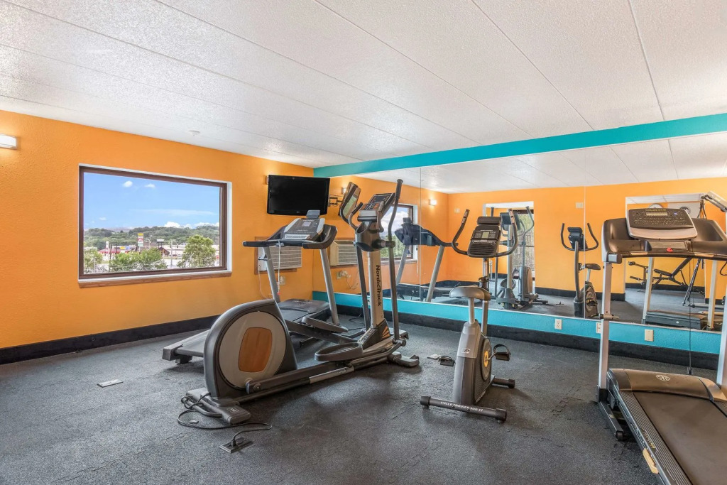 AmericInn & Suites by Wyndham Baraboo Event Center