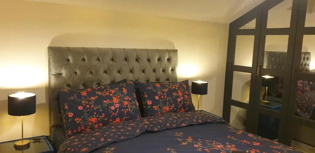 5 Star 1 Bed Sleeps 4 Free Parking