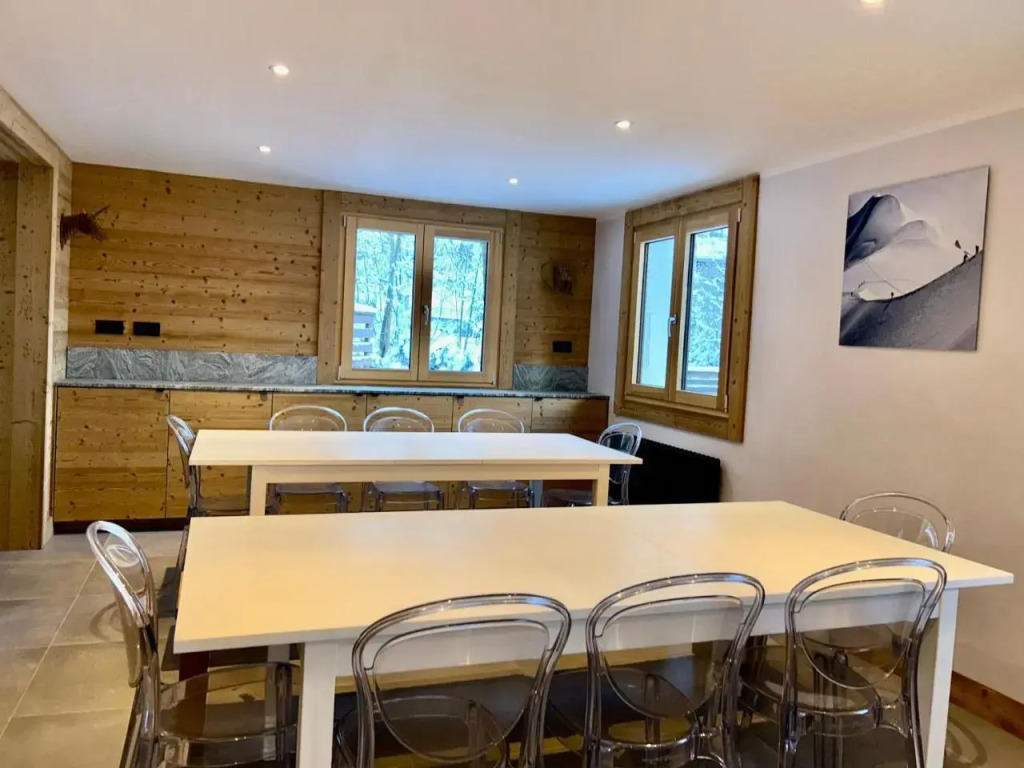 4 Bedroom, 4 Bathroom, Hot Tub, Chamonix Centre
