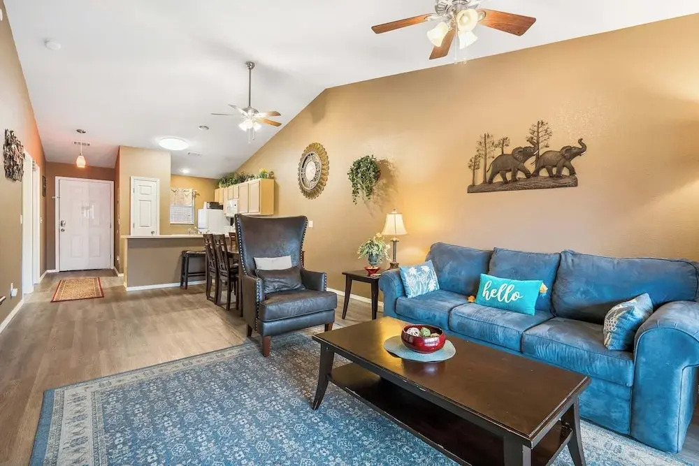 Stunning Water View Pet Friendly, Indoor Pool