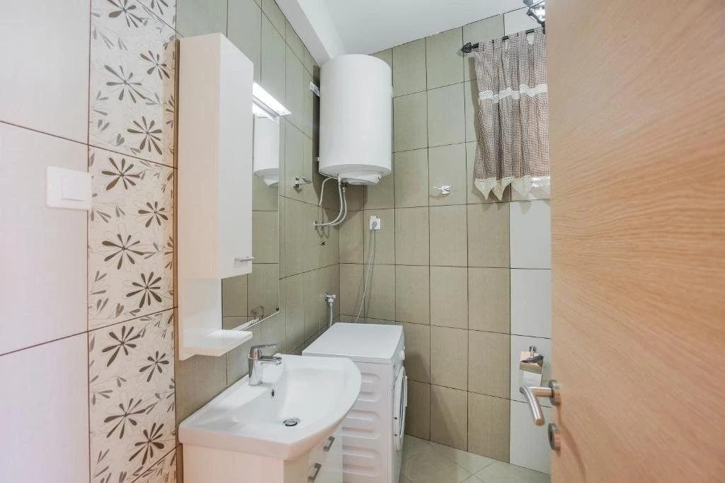 Lavender House Apartments, Dobrota