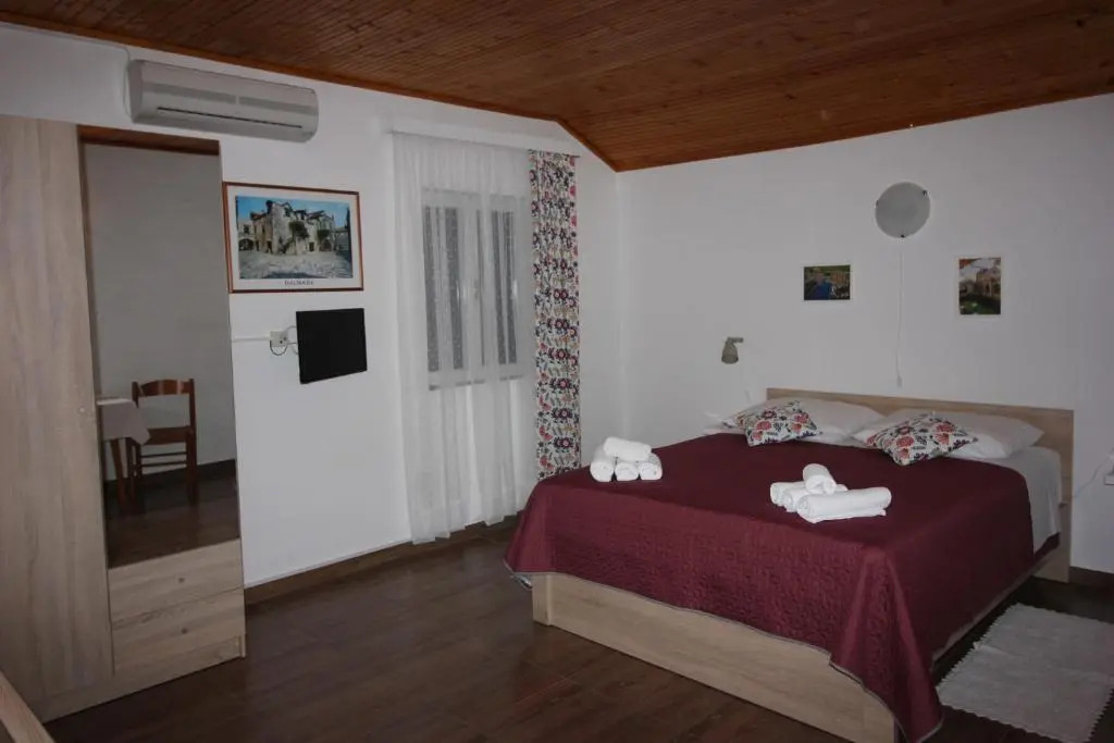 Apartmani Pavičić-Ivelja