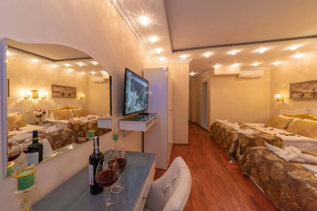 Charm Hotel