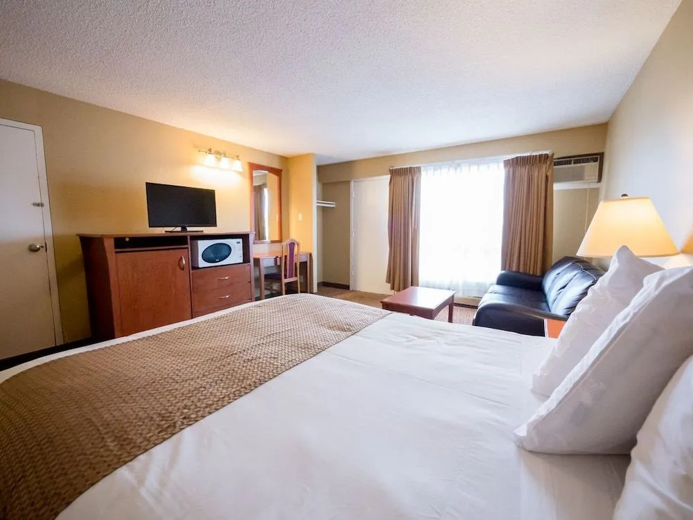 West Edmonton Motor Inn