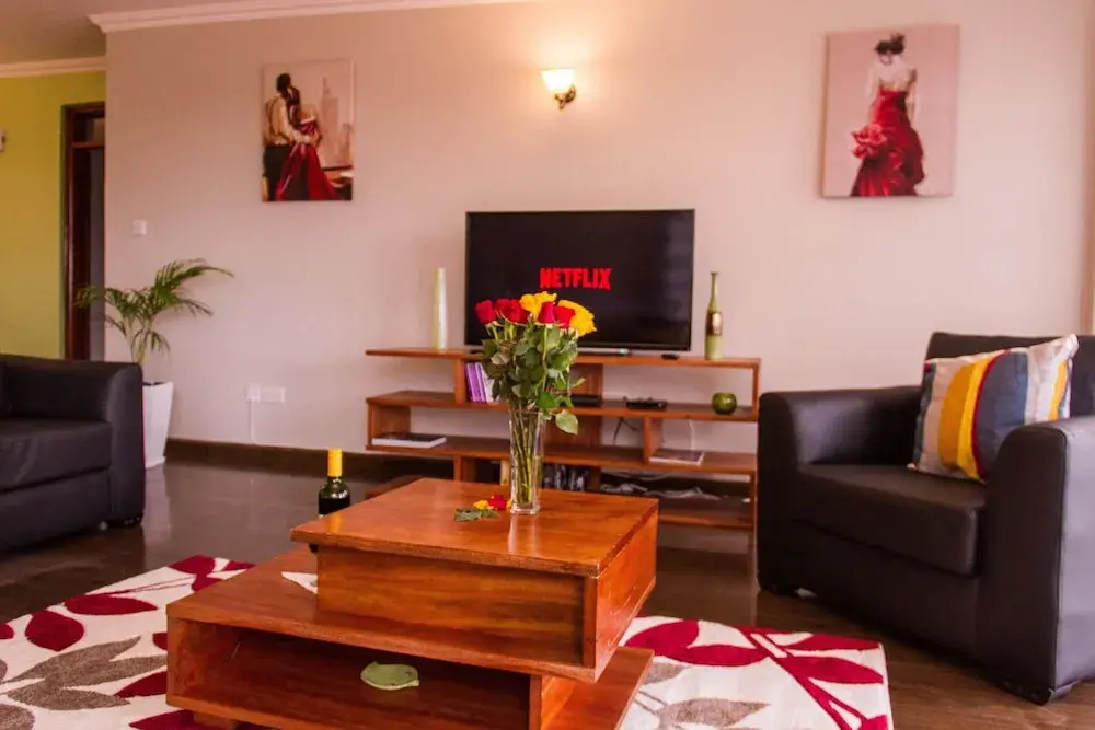 Huku Qwetu C5 City Breeze Apartment