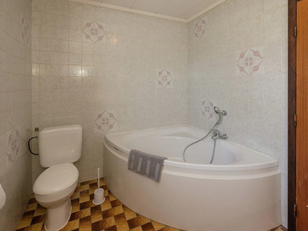Spacious Waimes Villa
