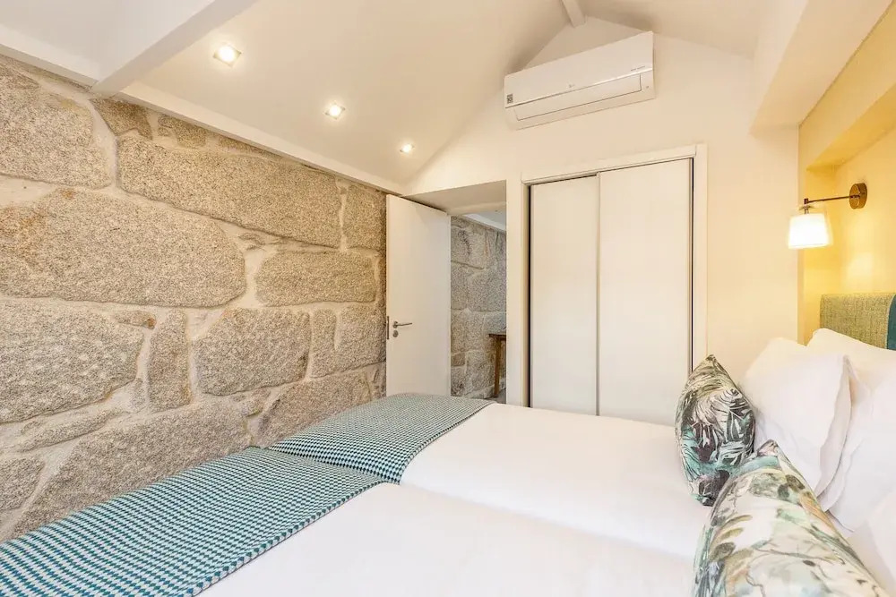 Charming riverview apartment in Porto