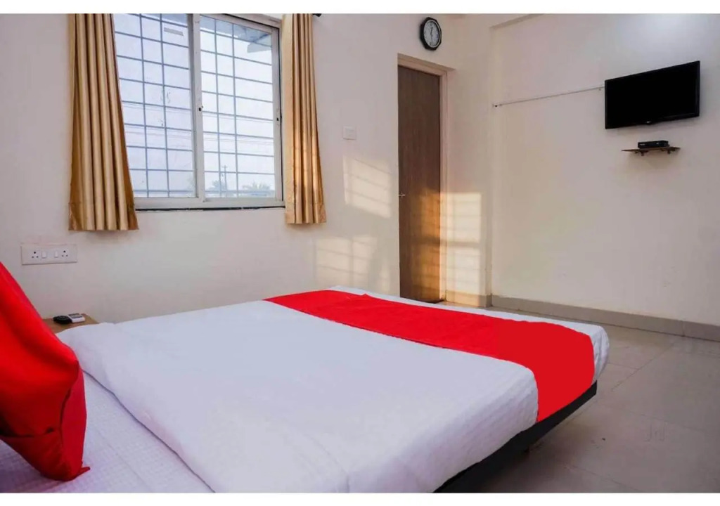 Hotel New Elite Inn - Near MIDC Turbhe Navi Mumbai