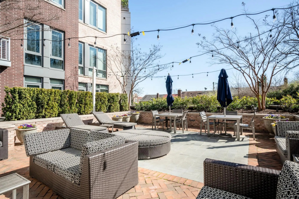 Alexandria Alluring 2BD 2BA Apartment