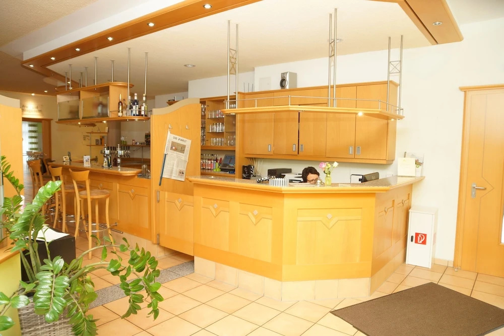 Warias Hotel am Geiseltalsee - Nähe Merseburg und Mücheln