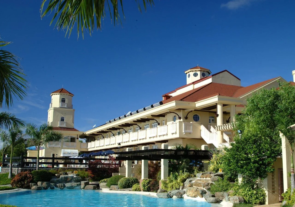 Vista Mar Beach Resort & Country Club